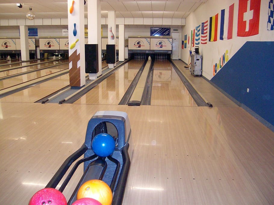 Etiquettes - What to Do While in a Bowling Alley