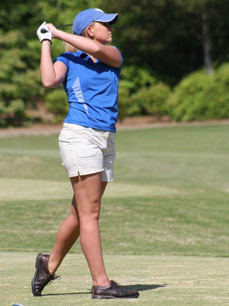  Lady Wildcat golf swing 
