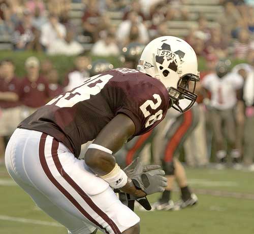  Mississippi State defender prepares for play 