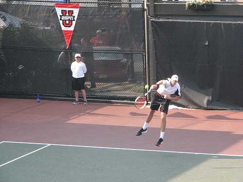 Scary serve from Georgia's John Isner