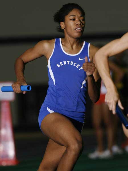  Kentucky Lady Wildcat sprints home 