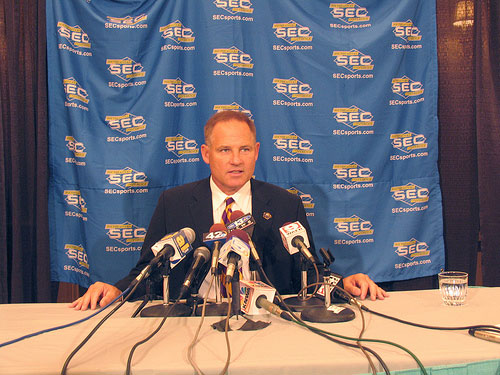 LSU football coach Les Miles at press conference.