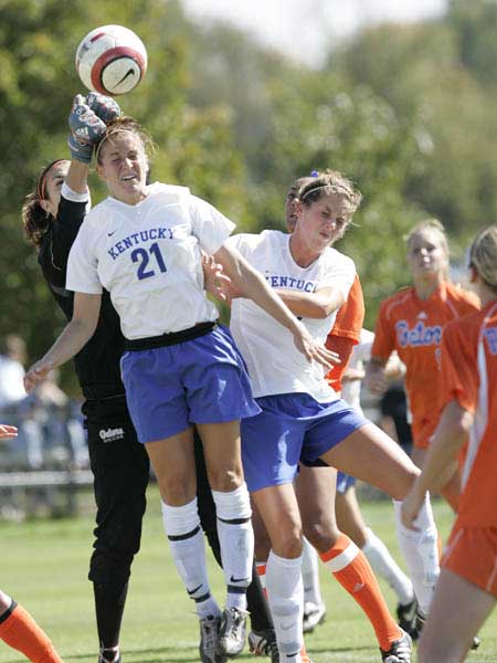  UK soccer head ball past goalee