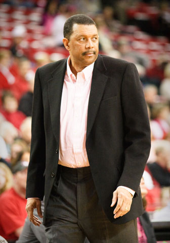 Alabama coach Wendell Hudson